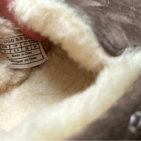 NWOT Ansley UGG slippers - Picture 4 of 4